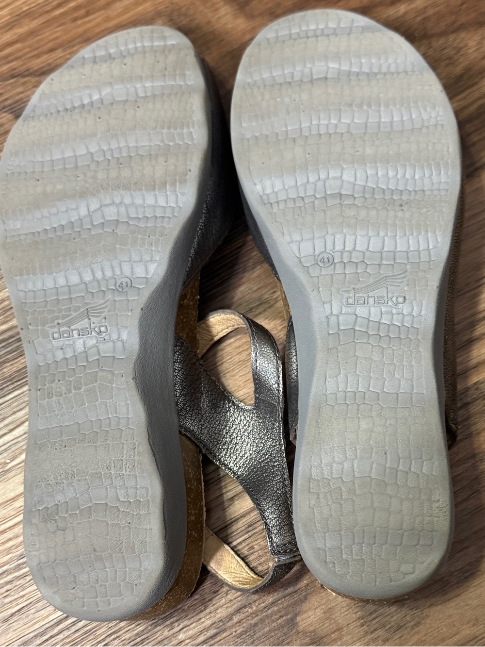 Dansko Marcy Metallic Pewter Wedge Slingback Sandals 10.5/11 - Picture 6 of 7